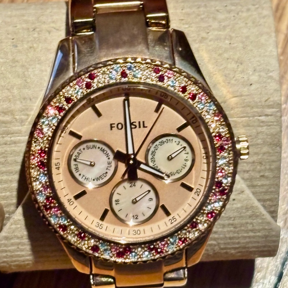 FOSSIL Man's Stella rose gold color accents with crystals Watch